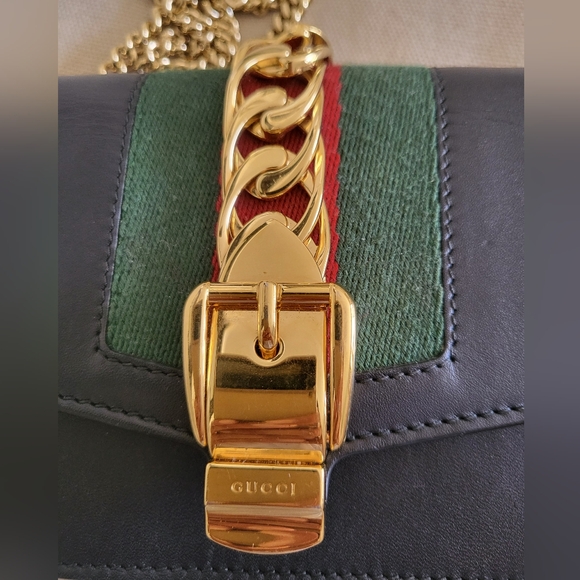 Gucci Mini Bag in Black and Green with Gold Chain - Picture 6 of 7